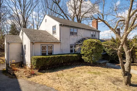 414 Heathcote Ave, Mamaroneck, NY 10543
