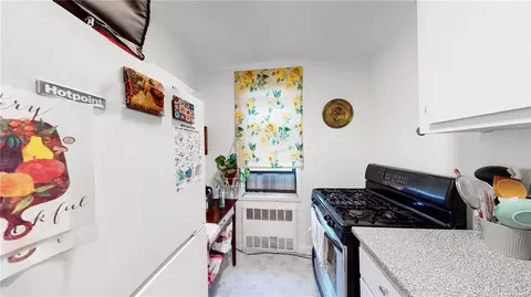 33-06 92 St #5R, Jackson Heights, NY 11372