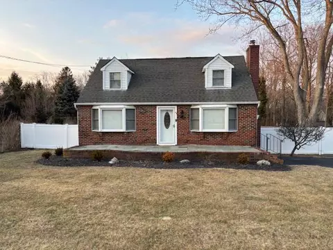 43 Sams Path, Rocky Point, NY 11778