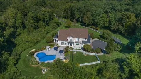 21 Brady Brook Farm Rd, Pawling, NY 12564