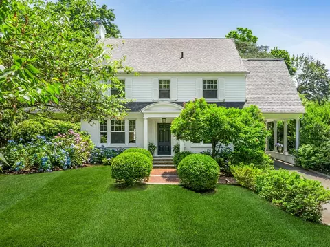 70 Fairview St, Huntington, NY 11743