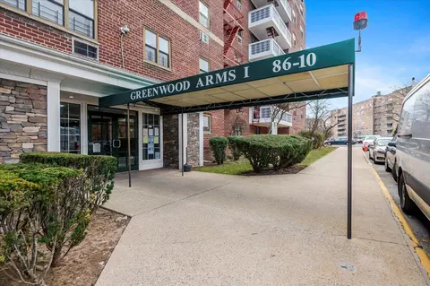 86-10 151 Ave #1J, New York, NY 11414