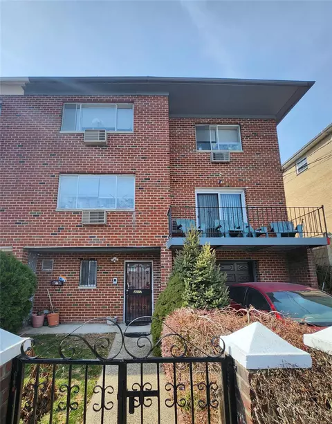 4017 Amundson Ave, New York, NY 10466
