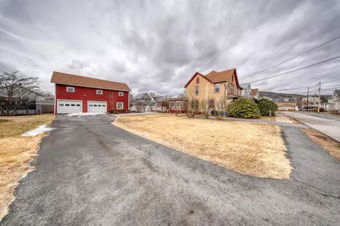 10-12 Lyman St, Port Jervis, NY 12771