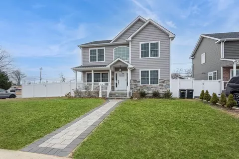 1160 Logan Rd, Wantagh, NY 11793
