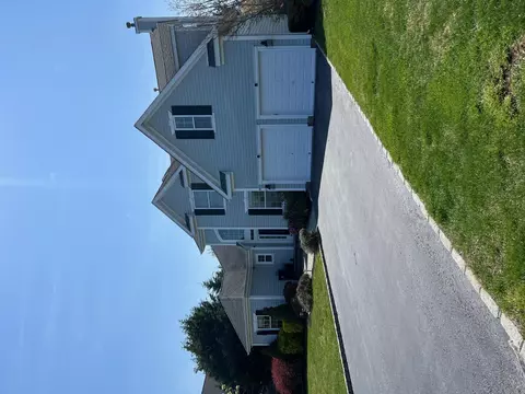 85 Windflower Ln, Riverhead, NY 11901