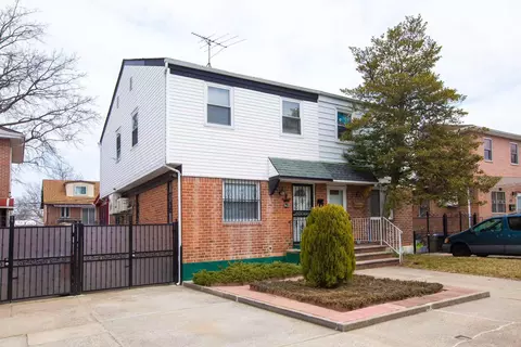 15425 58th Rd, Flushing, NY 11355