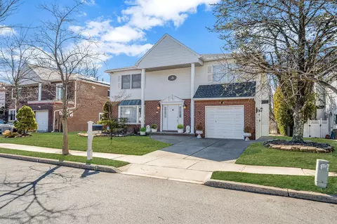 40 Francis Pl, Staten Island, NY 10304