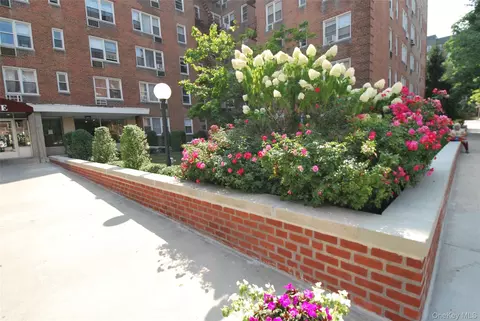 3 Sadore Ln #5C, Yonkers, NY 10710