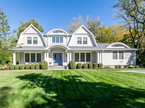 10 The Maples, North Hempstead, NY 11576