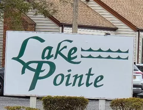623 Lake Ct #623, Middle Island, NY 11953