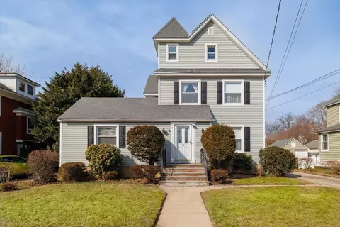 56 Brower Ave, Rockville Centre, NY 11570