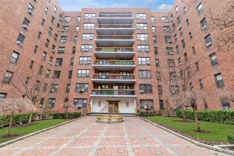 67-76 Booth St #7H, Forest Hills, NY 11375