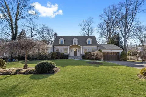 24 Genesee Trl, Harrison, NY 10528