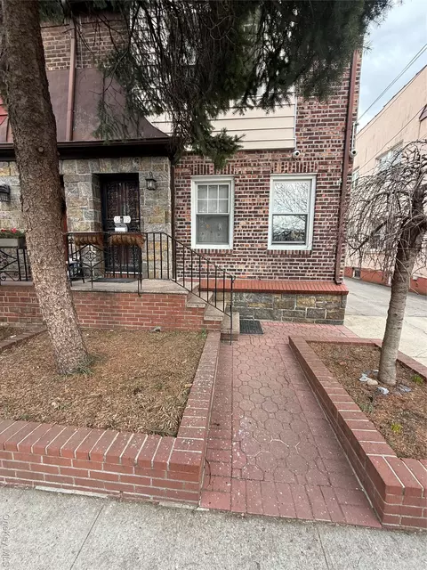 68-09 Alderton St, New York, NY 11374