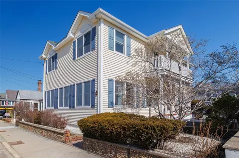 130 Cedarhurst Ave, Point Lookout, NY 11569