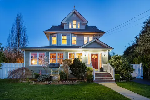 2760 Academy St, Oceanside, NY 11572
