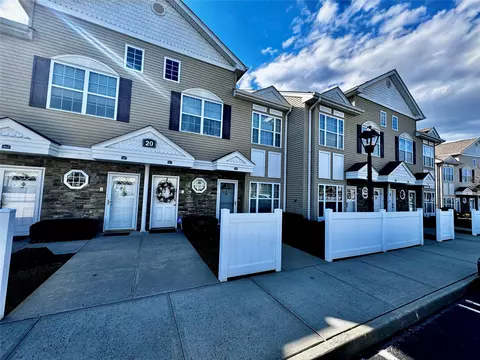 469 Spring Dr, East Meadow, NY 11554