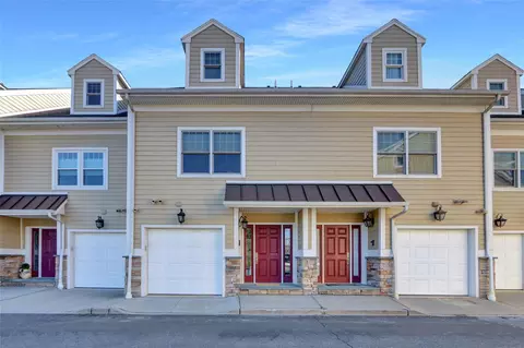 100 Empire Blvd #10, Island Park, NY 11558