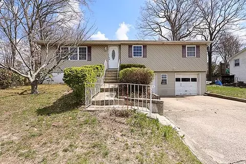 385 Dare Rd, Selden, NY 11784