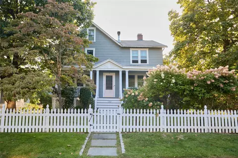 140 Carpenter Ave, Sea Cliff, NY 11579