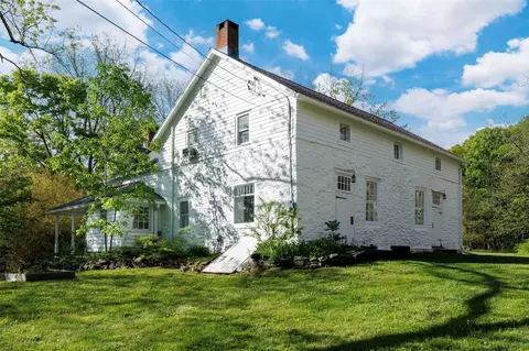 582 Old Kings Hwy, Rochester, NY 12404