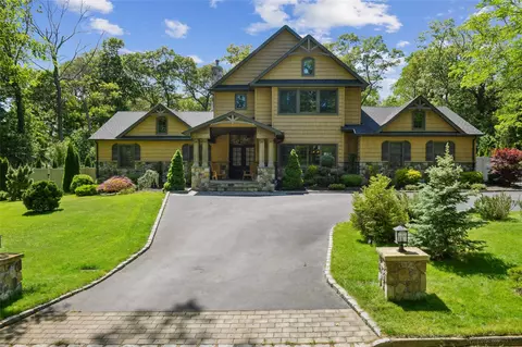 5 Danville Dr, Greenlawn, NY 11740