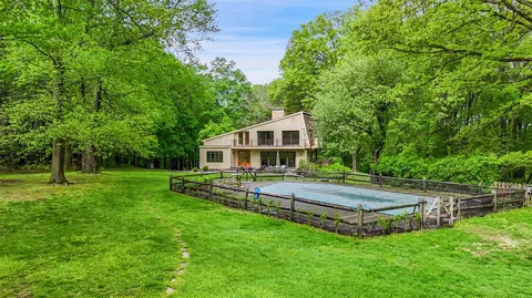 25 Moseman Ave, Katonah, NY 10536