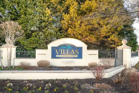 120 Narragansett Villas Dr, Lindenhurst, NY 11757