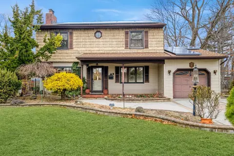 31 Lafayette Ave, Amityville, NY 11701