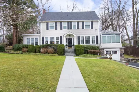 15 Hewitt Ave, Bronxville, NY 10708