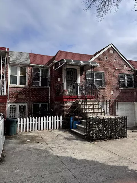 1250 Thieriot Ave, New York, NY 10472