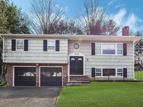 7 Poplar Rd, Garnerville, NY 10923