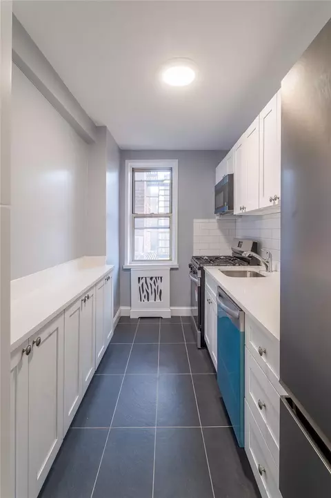 5650 Netherland Ave #3E, New York, NY 10471
