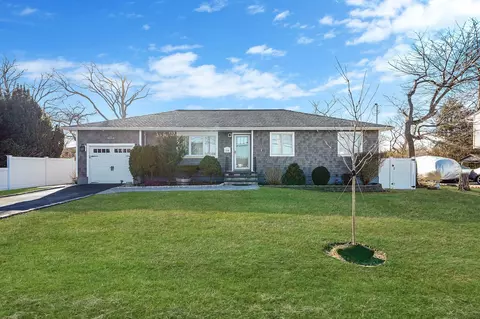 1210 Saxon Ave, Bay Shore, NY 11706