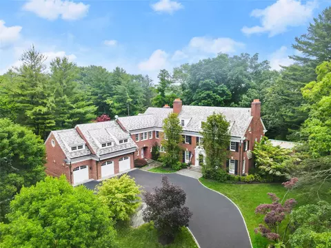 57 Old Orchard Ln, Scarsdale, NY 10583