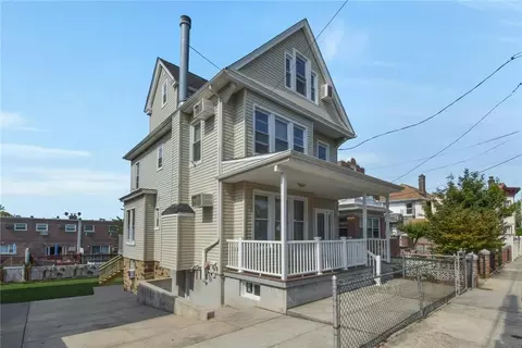 1027 Wilcox Ave, New York, NY 10465