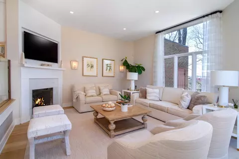 22 Gramatan Ct, Bronxville, NY 10708