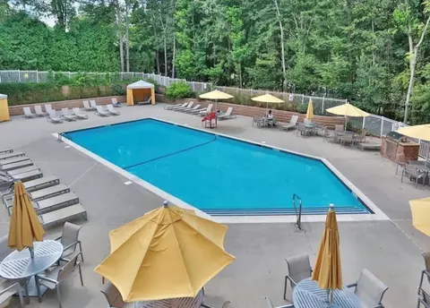 25 Underhill Dr, Pomona, NY 10970