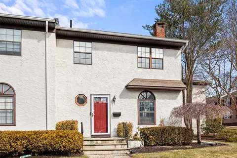88 Somerset Dr, Ramapo, NY 10901