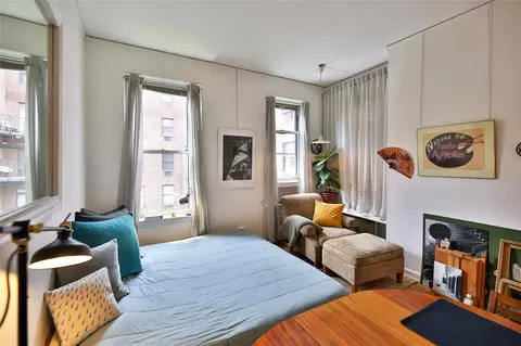 212 E 13th St #4C, New York, NY 10003