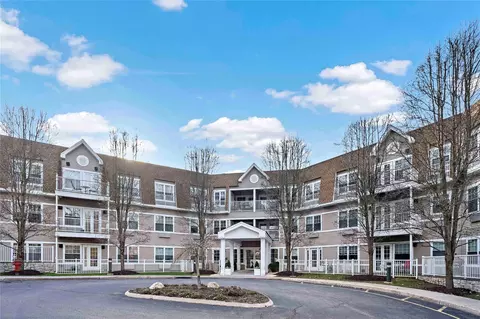 202 Sutton Dr #202, Mount Kisco, NY 10549