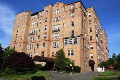 490 Bleeker Ave #1-J, Mamaroneck, NY 10543