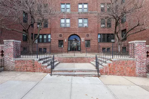 76-66 Austin St #6G, New York, NY 11375