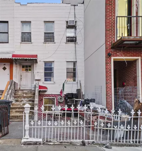 68 Middleton St # A, Brooklyn, NY 11206