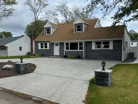 277 Ocean Ave, Islip, NY 11751