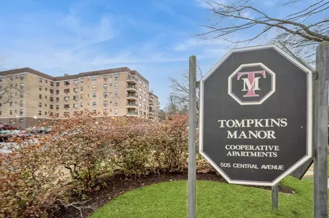 505 Central Ave #801, White Plains, NY 10606