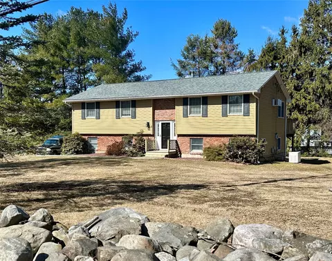 2 Blue Jay Dr, Newburgh, NY 12550