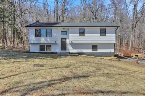 15 Larissa Ln, Wappinger, NY 12590