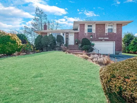 100 Robbins Ln, Jericho, NY 11753